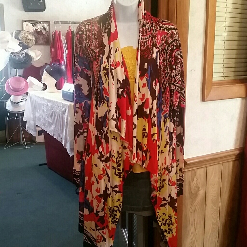 Beautiful multicolored cardigan. Size S