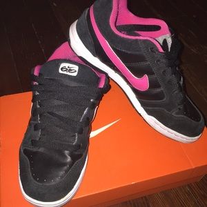 Black and pink Nike