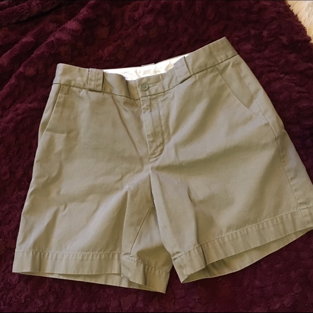 GAP khaki shorts