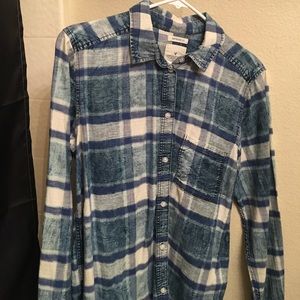 American Eagle button up denim plaid shirt