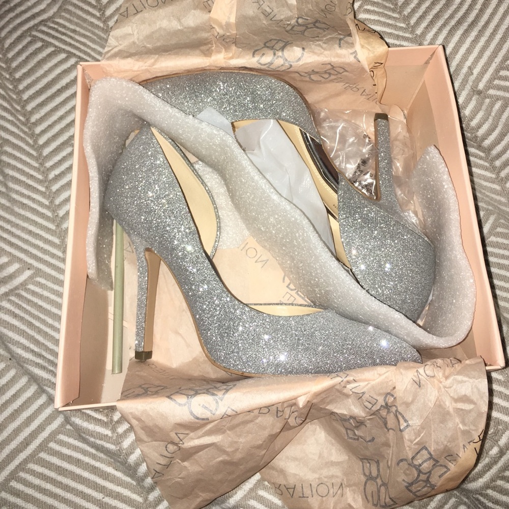 Pointed toe heels