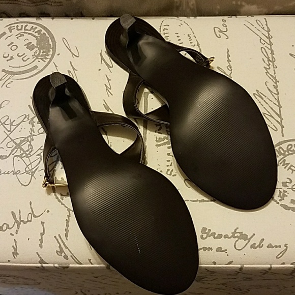 Shoes - Picture 4 of 6