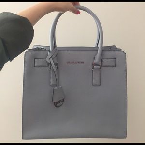 ✨RARE✨MK large Dillon👜