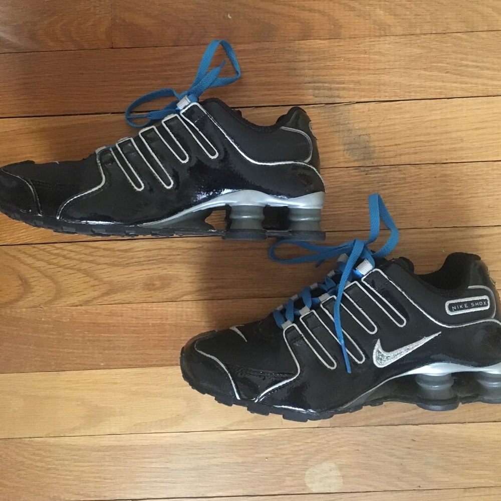 Black Nike Shox