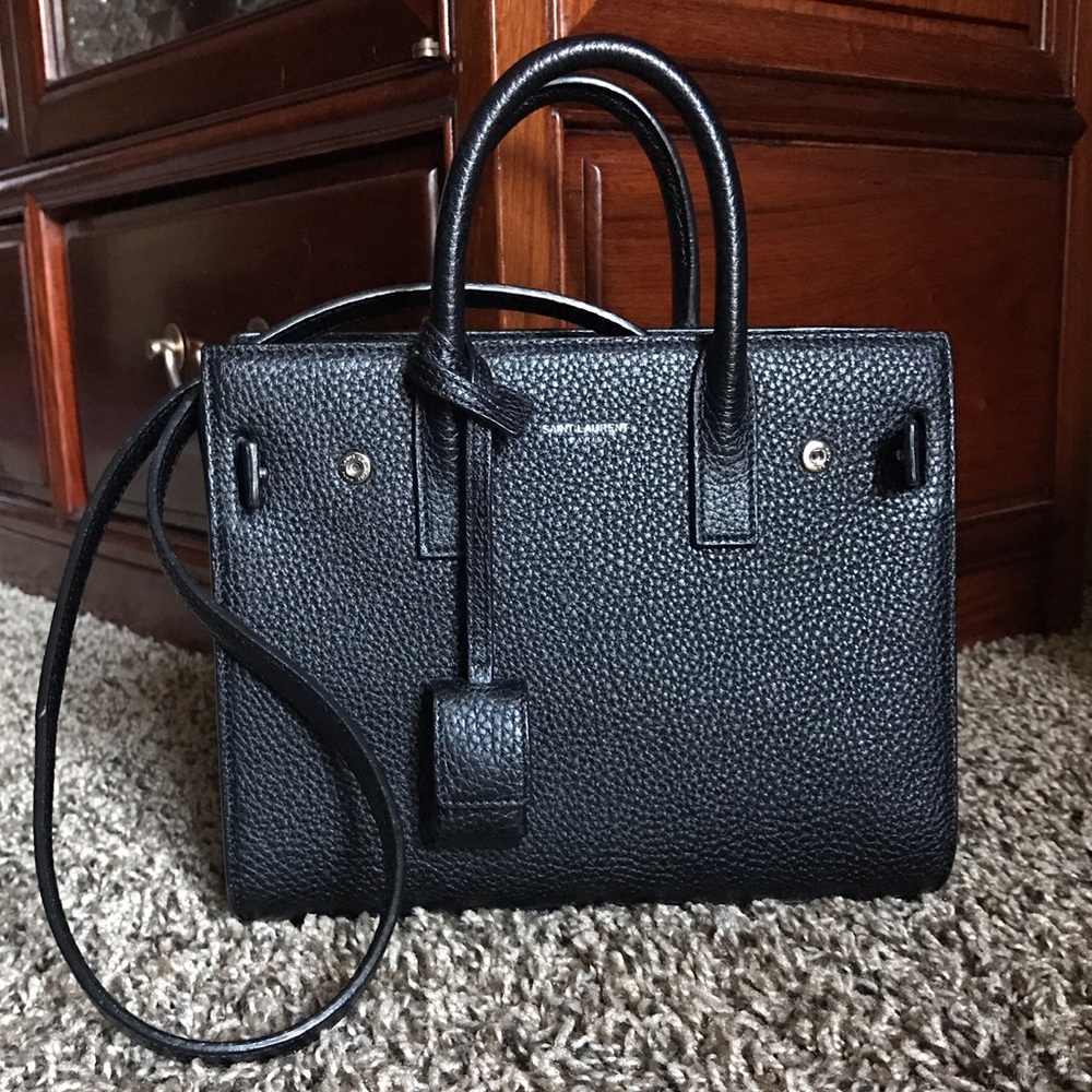 🎈🎊🎉SOLD🎉🎊🎈 YSL sac de jour nano