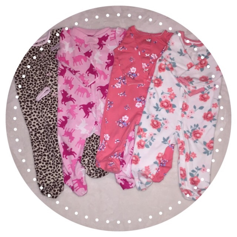 Bundle of 4- Sleep n' play suits🌷
