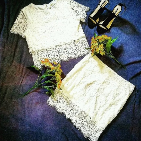 Ivory two piece lace mini dress - Picture 4 of 8