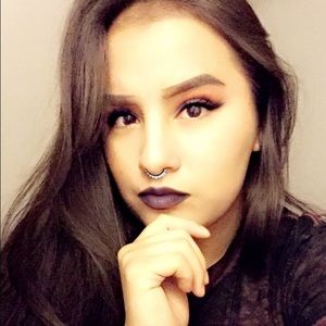 Meet your Posher, Denise