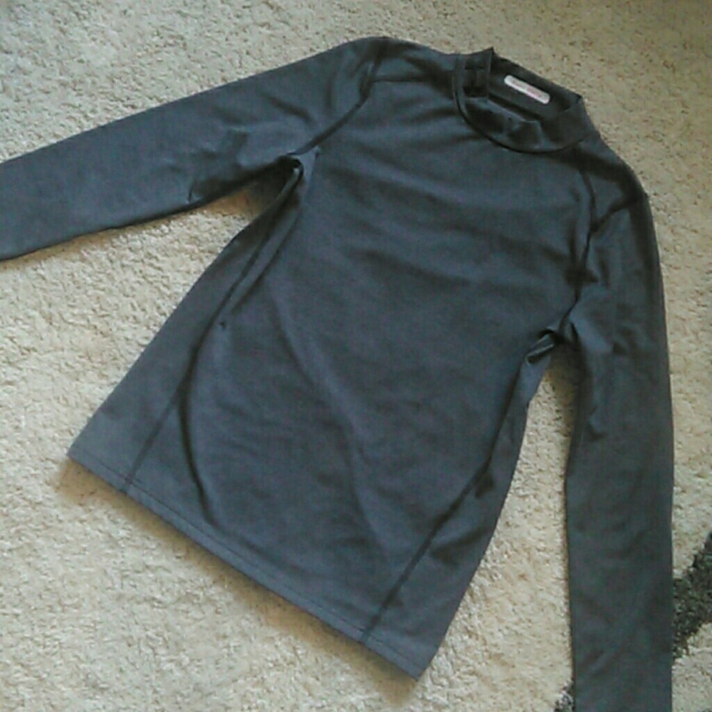 Under Armour long sleeves fitted