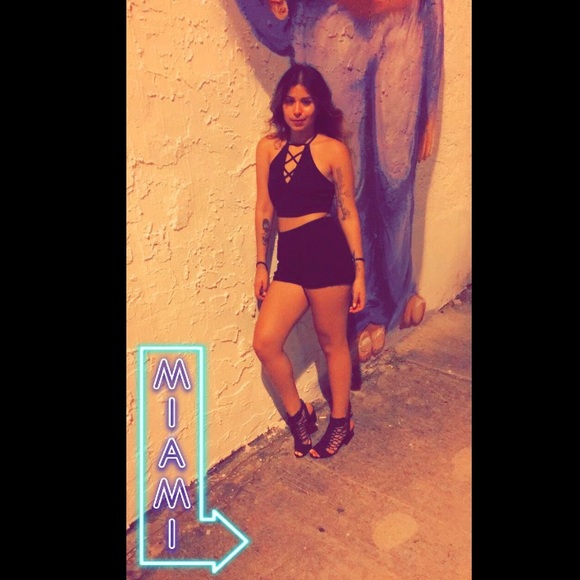 Meet your Posher, Lesley - Picture 2 of 3