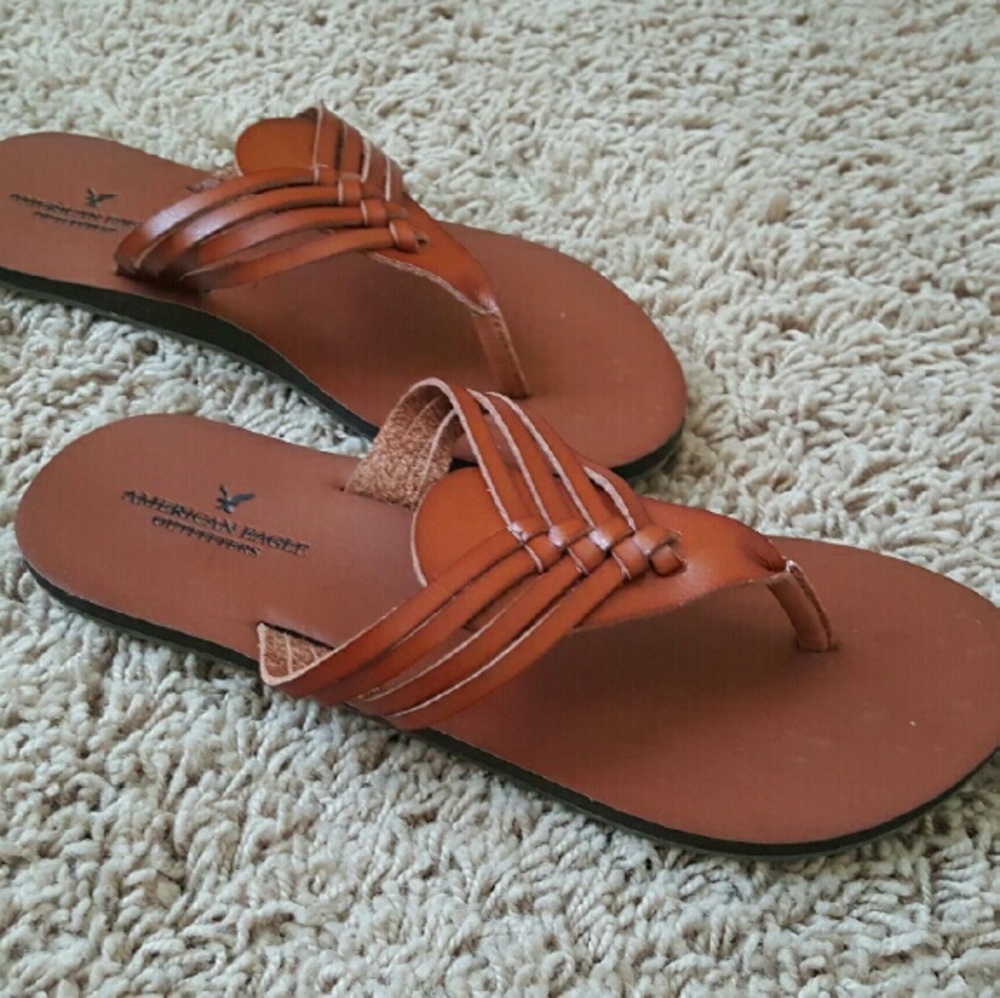 American Eagle sandels