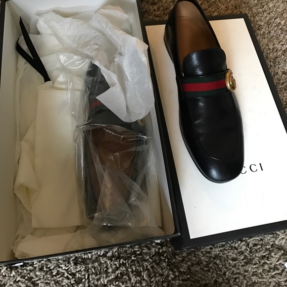 Gucci dress shoe with GG