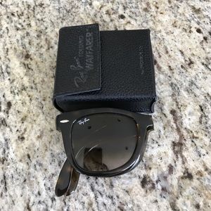 Ray ban folding wayfarer glasses