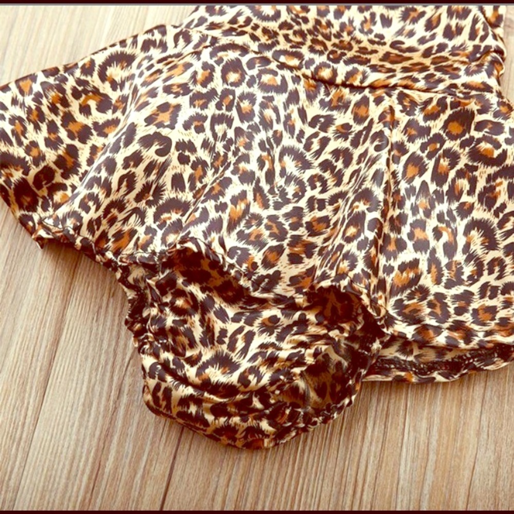 Host pick! Leopard ruffle jumper! - Picture 2 of 4