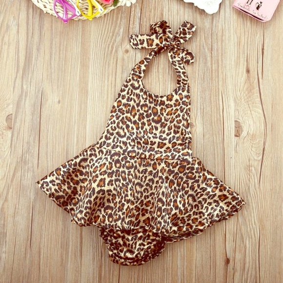 Other - Host pick! Leopard ruffle jumper!