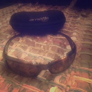 Arnette never worn sunglasses!