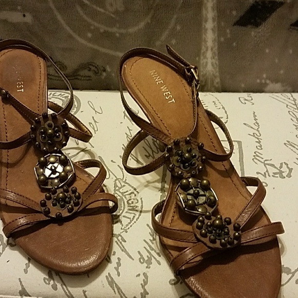 Shoes - Picture 5 of 7