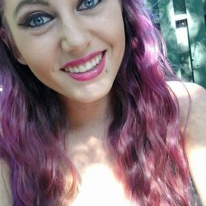 Meet your Posher, Pamela