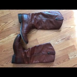 Size 9.5 Frye brown boots