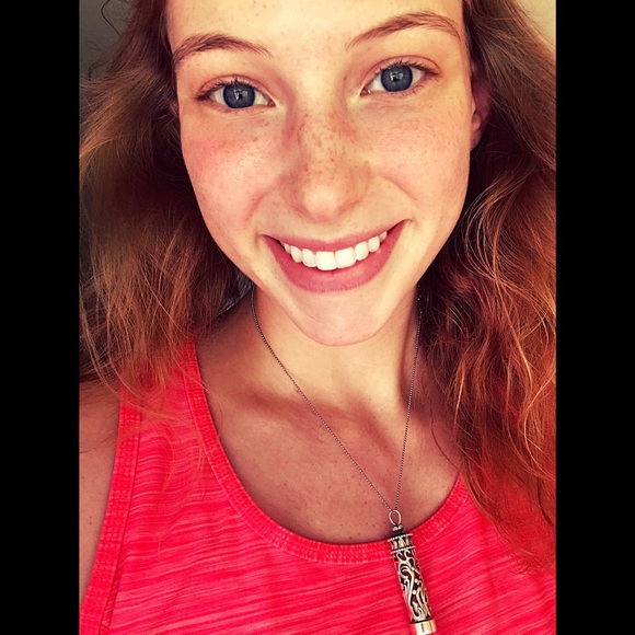 Meet your Posher, Sarah - Picture 4 of 4