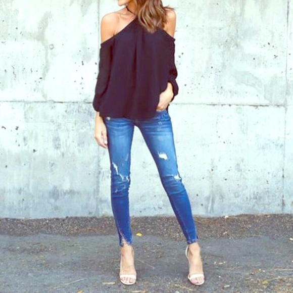 Super sexy cold shoulder top! - Picture 2 of 2