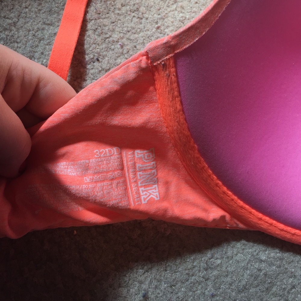 32DD bra - Picture 2 of 3