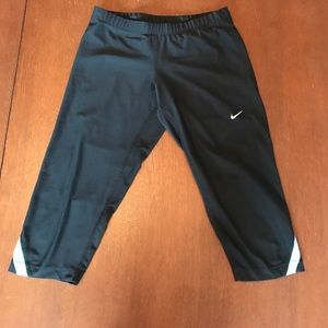 Nike Performance Dri-Fit Capris - M