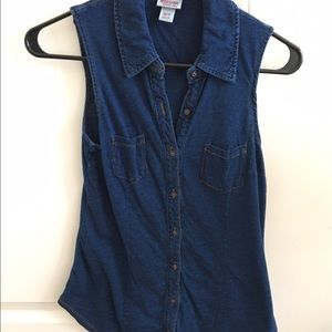 Sleeveless button up tank