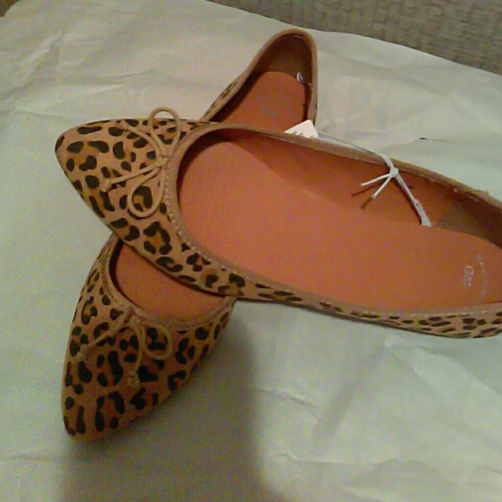 Ladies Gap Leopard Flats