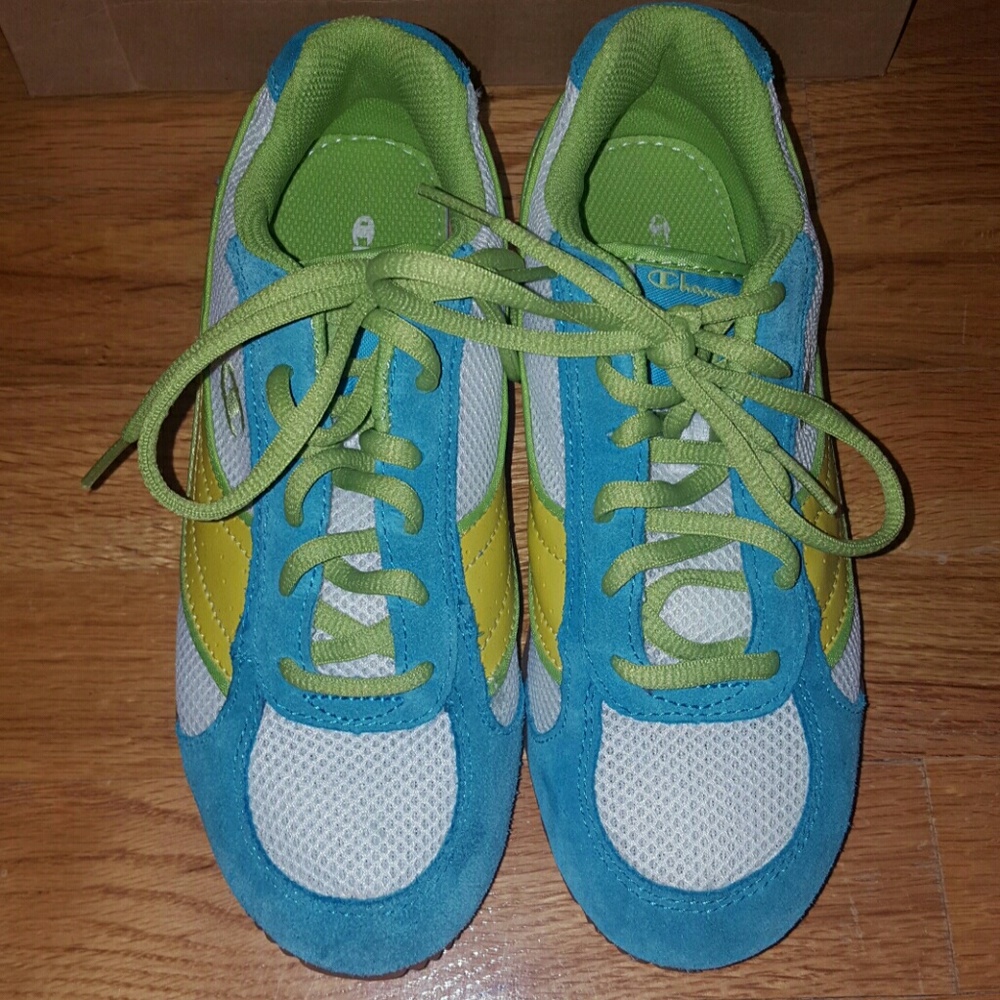 ⬇Price!! NWOT! Champion sneakers