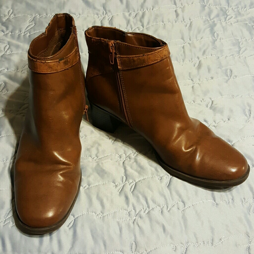 Heeled booties