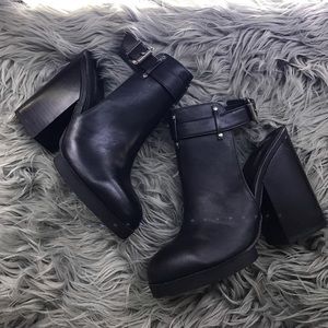 Forever 21 black booties