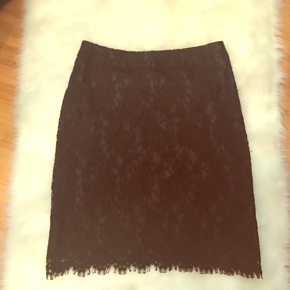 ✨Banana Republic Lace Skirt