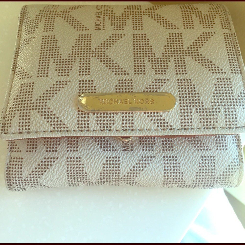 Michael Kors Checkbook wallet