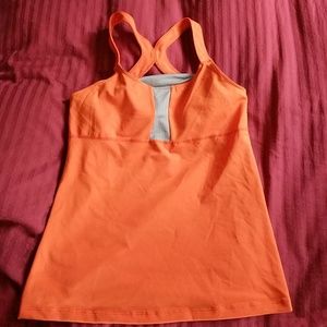 oiselle lesko shimmel tank w built in shelf bra
