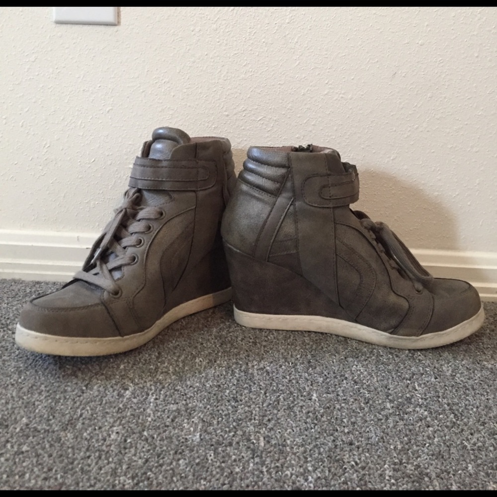 High heels 👠 hardly worn size 9