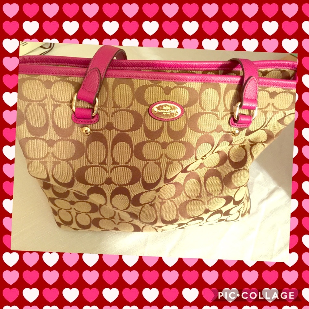 COACH Signature C's & Fushia PRICE REDUCED