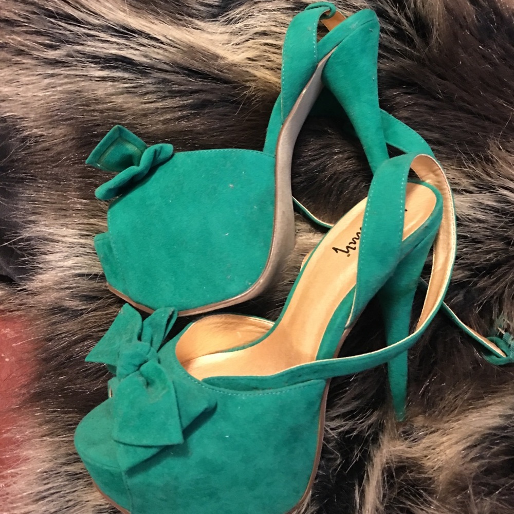 High heels - Picture 2 of 2