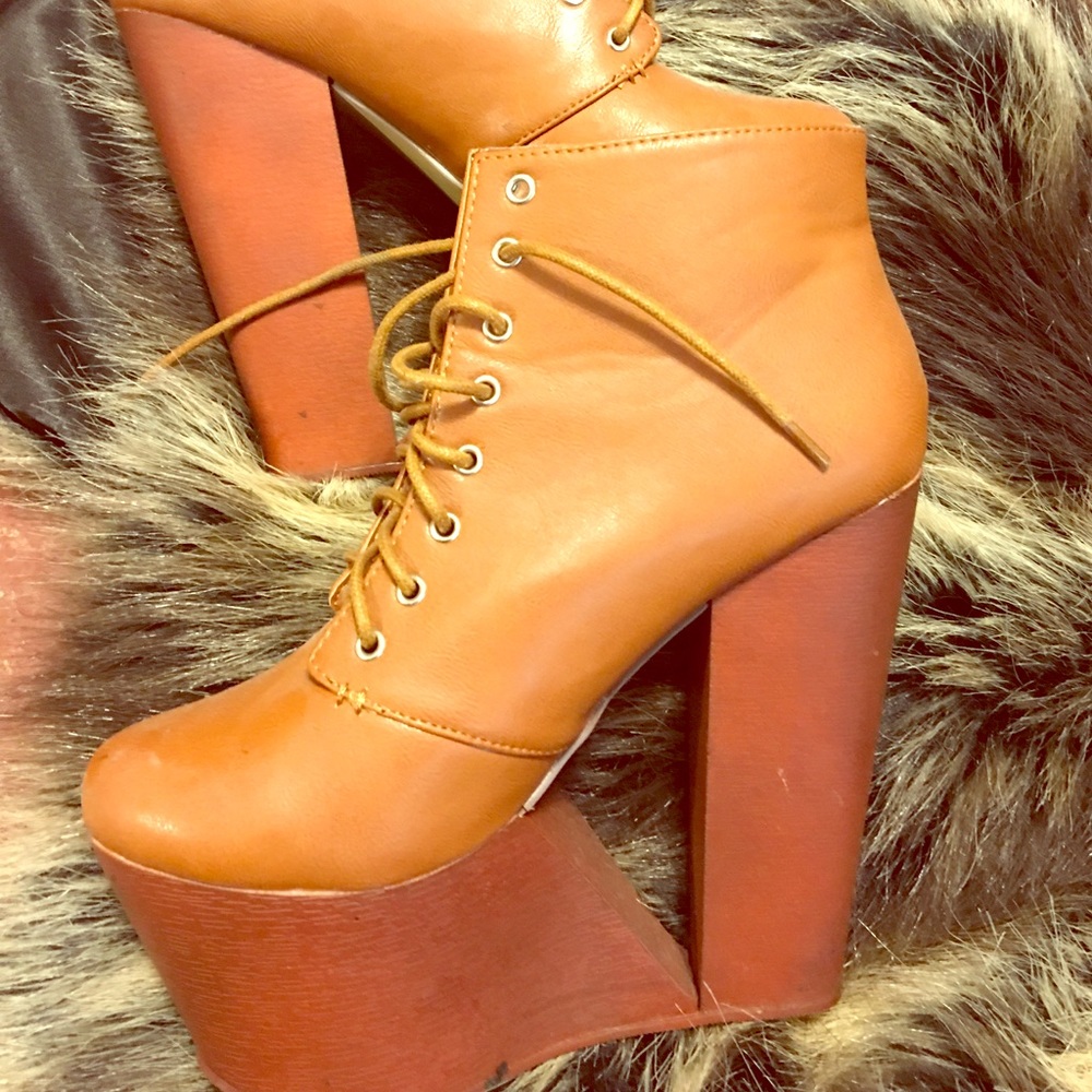 Wedge boots