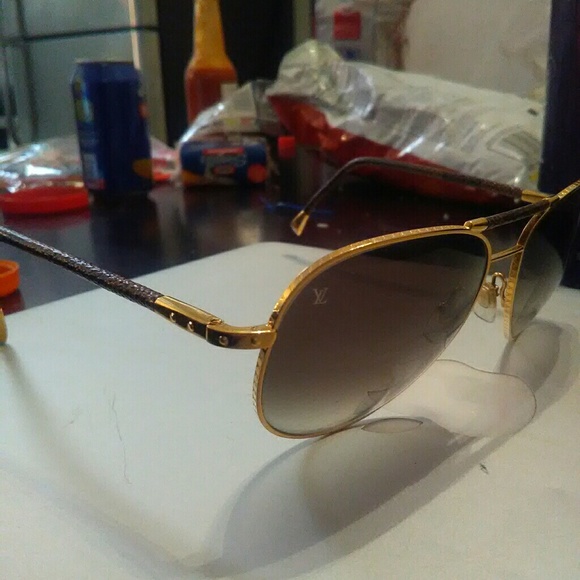 Louis Vuitton conspirational pilot sunglasses - Picture 1 of 3