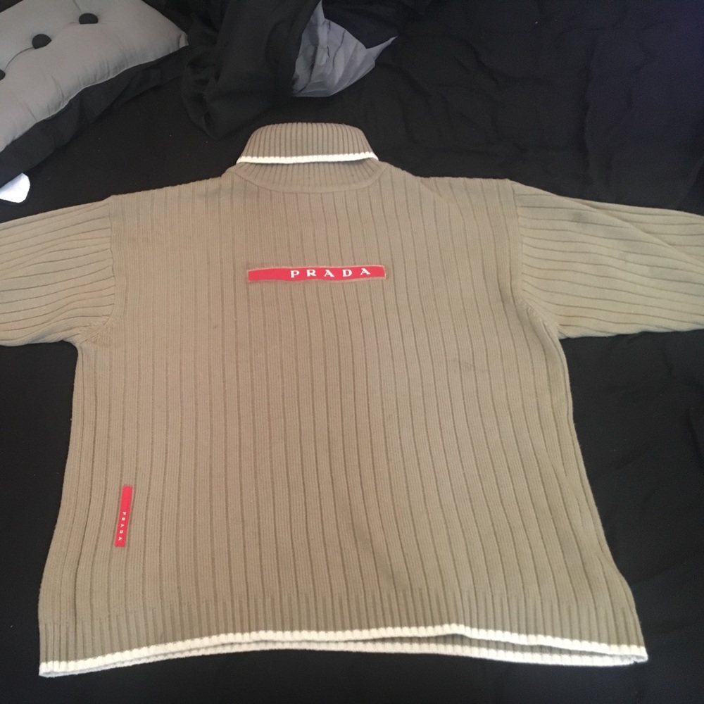 (Like New) PRADA TURTLENECK SWEATER