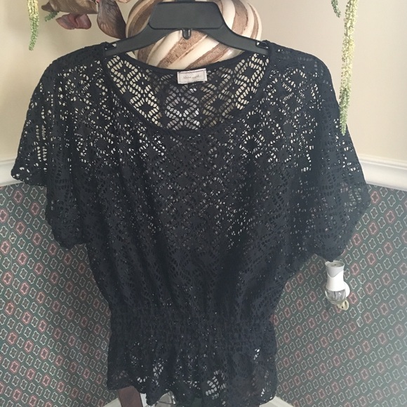 Tops - Picture 1 of 4