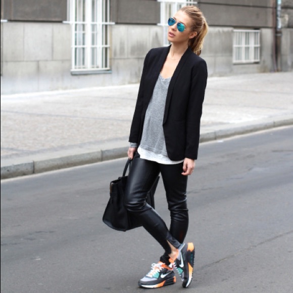 Meet your Posher, Anna - Picture 7 of 8