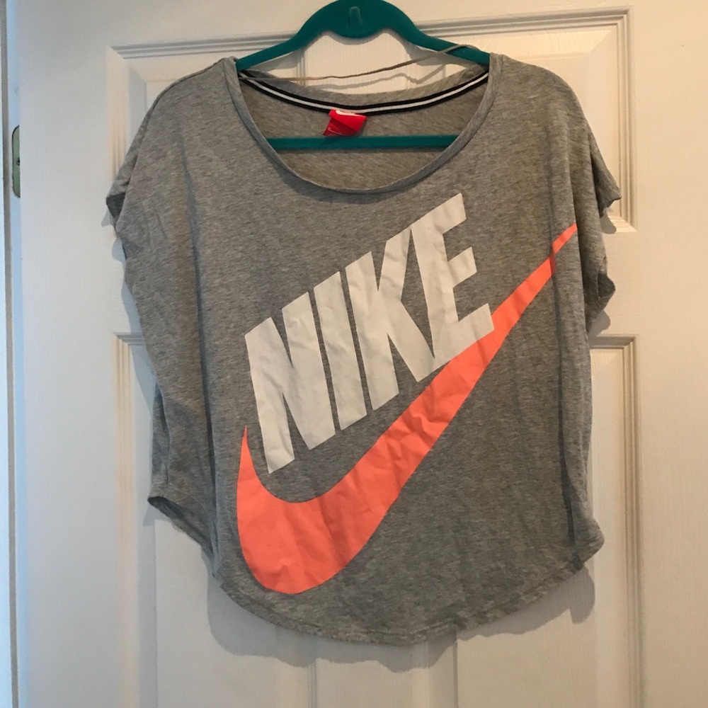 Gray Nike Sportswear scoop neck tee medium