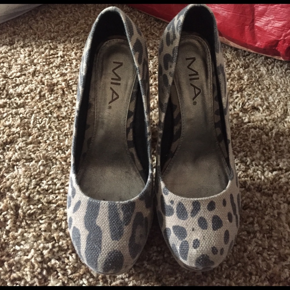 MIA Leopard Print Pumps