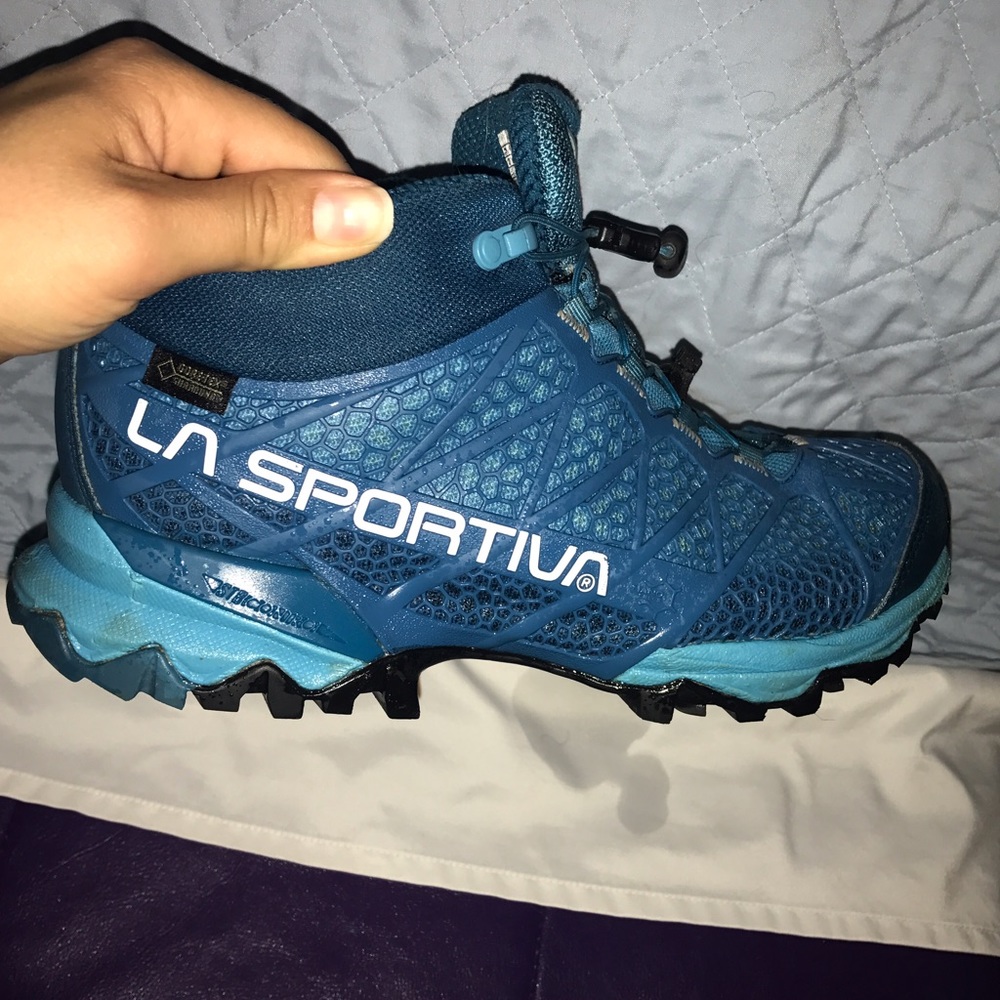 La sportiva synthesis waterproof hiking shoe