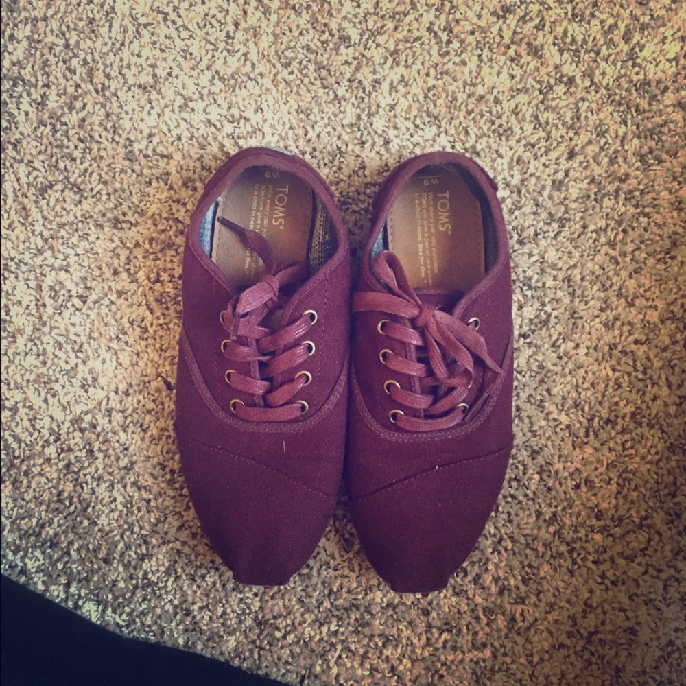 TOMS Maroon Cordones Lace-Up Canvas Shoes