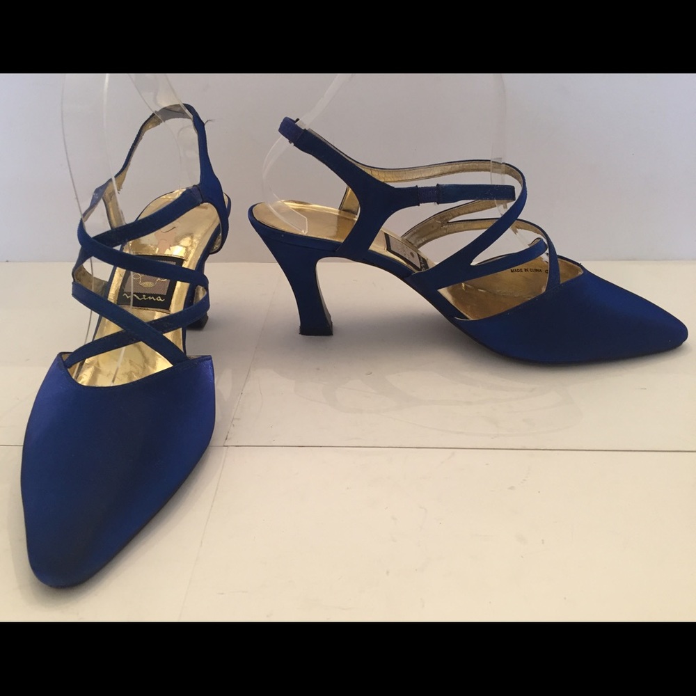Nina strappy dress shoes, excellent condition