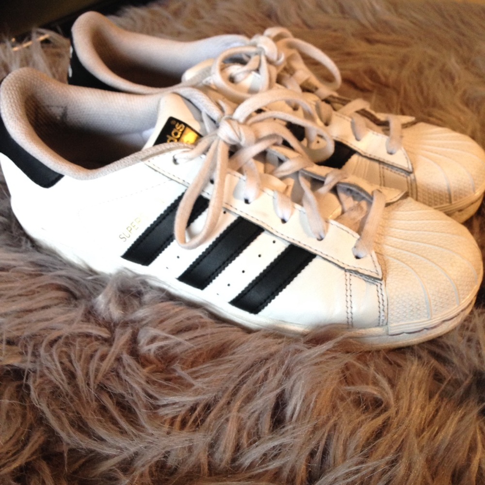 Adidas superstars