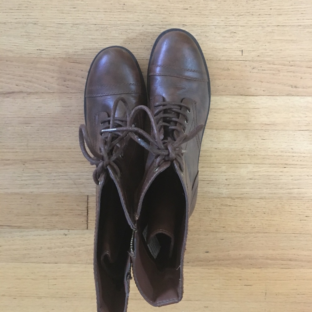 Combat boots